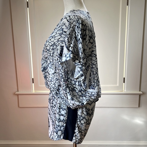 ASKARI Top and Short Set Size XS - Picture 7 of 17